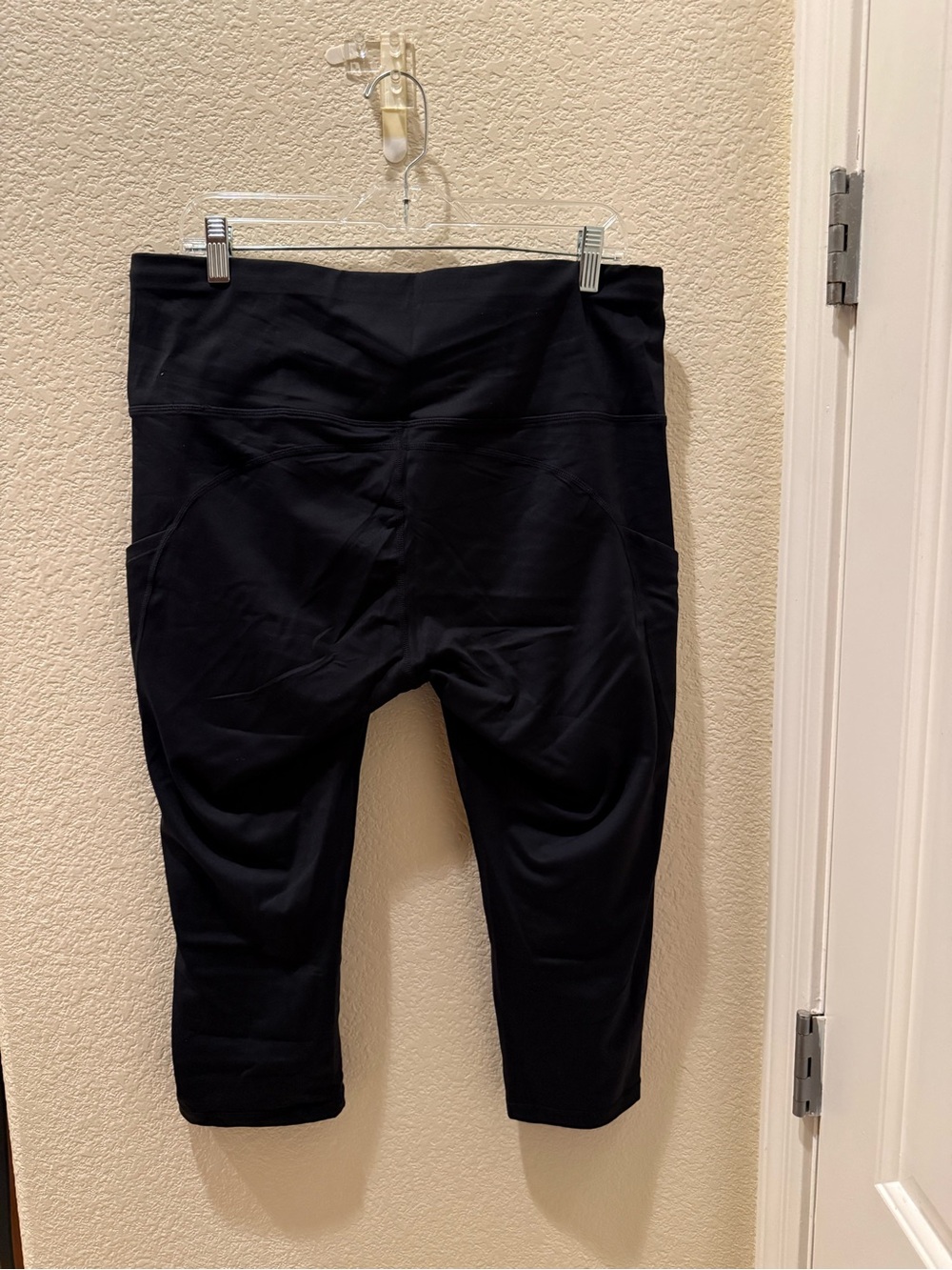 The Gym People Black High Waist Capri Leggings w/ Pockets Size 2XL NWT - Picture 4 of 6